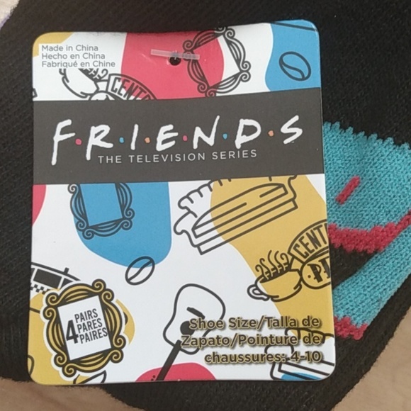 Friends TV Series 4 pack Crew Socks Size 4-10 - Picture 8 of 9